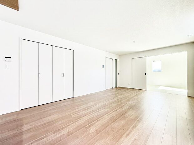 【リビングダイニング】■ナチュラルなリビングはどんなインテリアにも合います