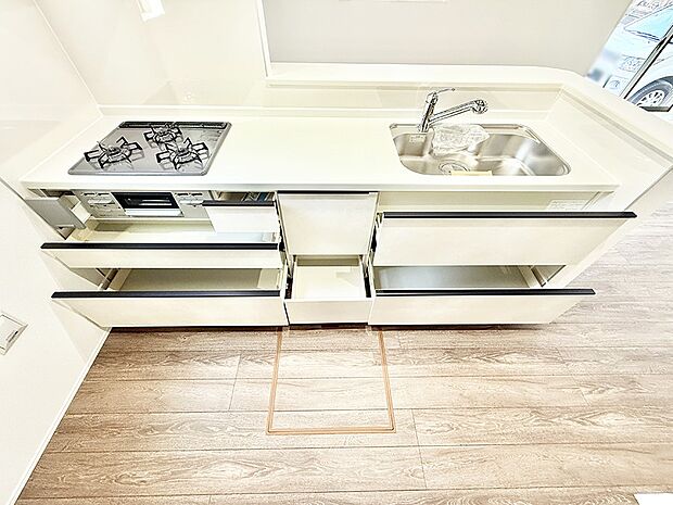 【キッチン】■シンプルで機能的、毎日使いやすいキッチン