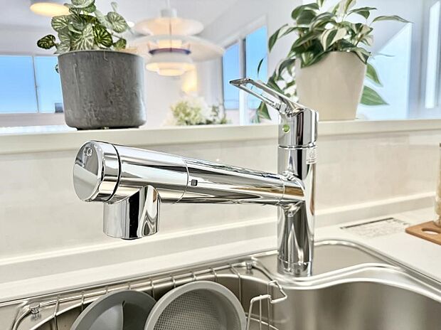 【浄水器】■清潔でおいしい水を手軽に供給してくれます