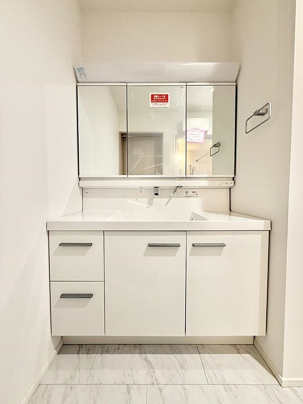 【洗面台・洗面所】■朝の準備がスムーズにできる広さです