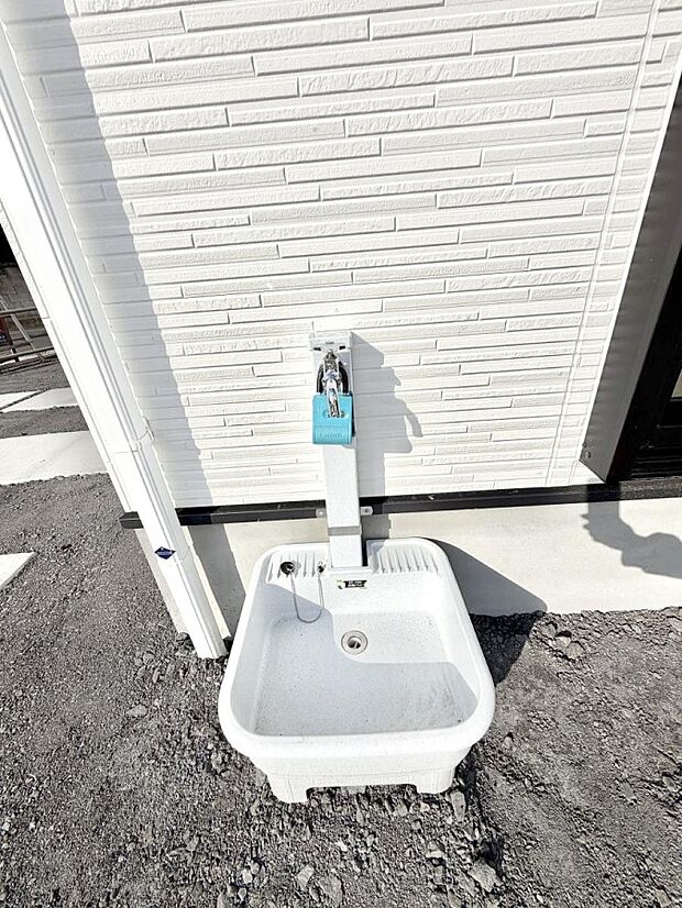 【立水栓】■外水栓付きなので、洗車やお庭のお手入れが捗ります