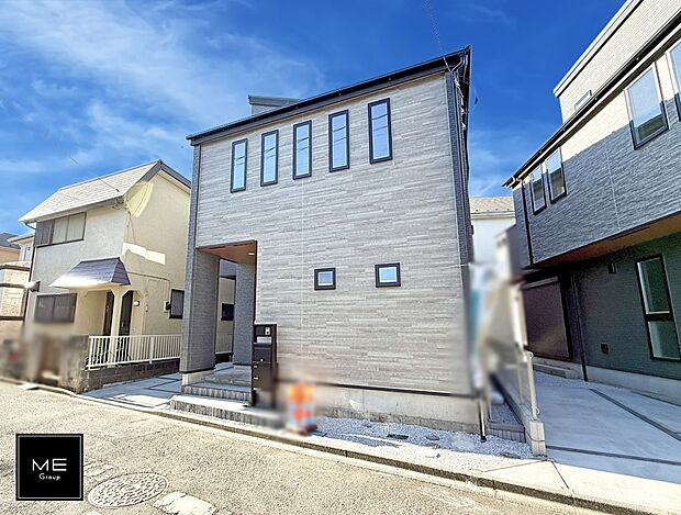 【現地外観写真】■家族みんなが笑顔で過ごせる、安心感のある住まい