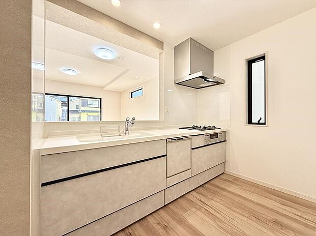 【ダイニングキッチン】■キレイに片付く、使いやすいキッチン