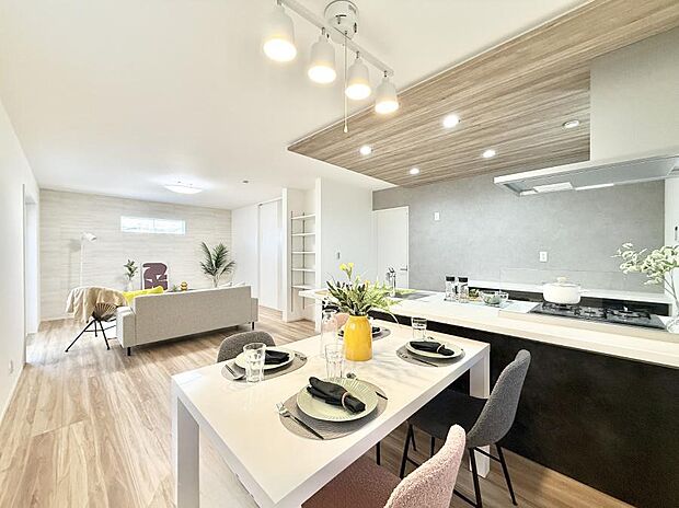 【ダイニング】■何気ない毎日を特別にする、癒しの空間