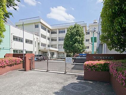 横浜市立新羽中学校  1370m(18分)