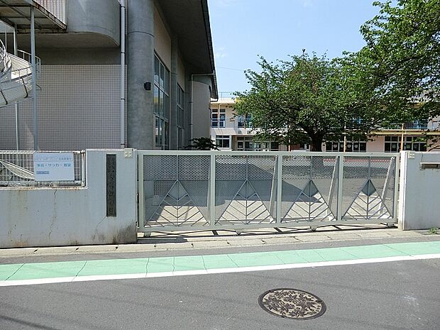 学校法人生蘭学園 綾瀬幼稚園（約600m・徒歩8分）