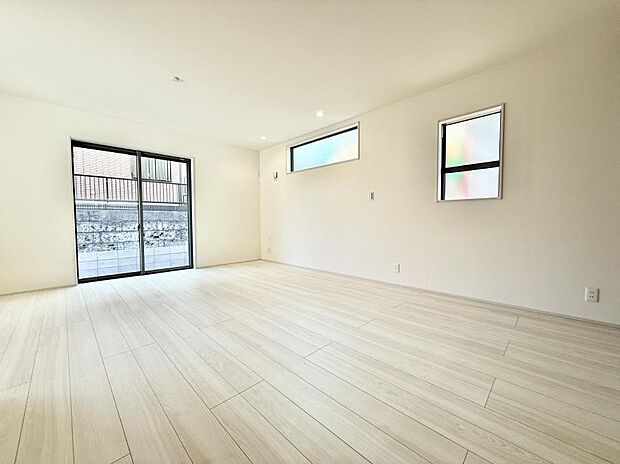 【ダイニング】■温もりを感じる、居心地のいいリビング