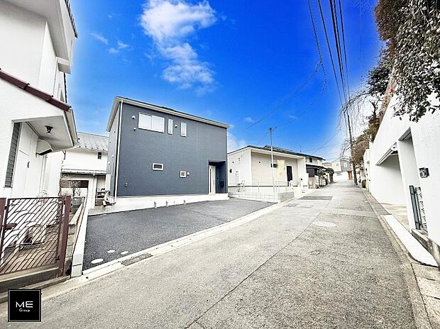 【前面道路含む現地写真】前面広々