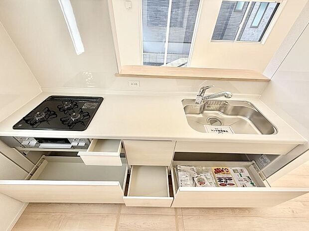 【キッチン】■家族の絆を深める、温もりのあるキッチン