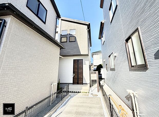 【現地外観写真】■家族みんなが笑顔で過ごせる、安心感のある住まい