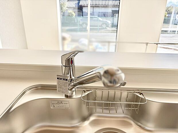 【浄水器】■清潔でおいしい水を手軽に供給してくれます