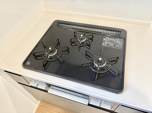 【3口ガスコンロ】■一度に多くの料理ができ便利で効率的