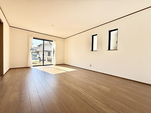 【ダイニング】■リビングイン階段は、家族の会話、一体感を感じられる空間です。  