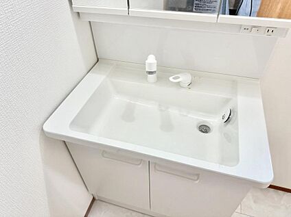 ハンドシャワー付洗面台