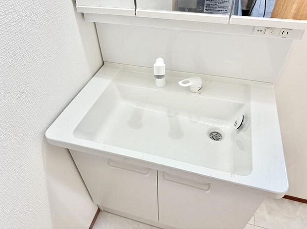 【ハンドシャワー付洗面台】■手洗いや顔を洗う時も快適に使える便利なシャワー