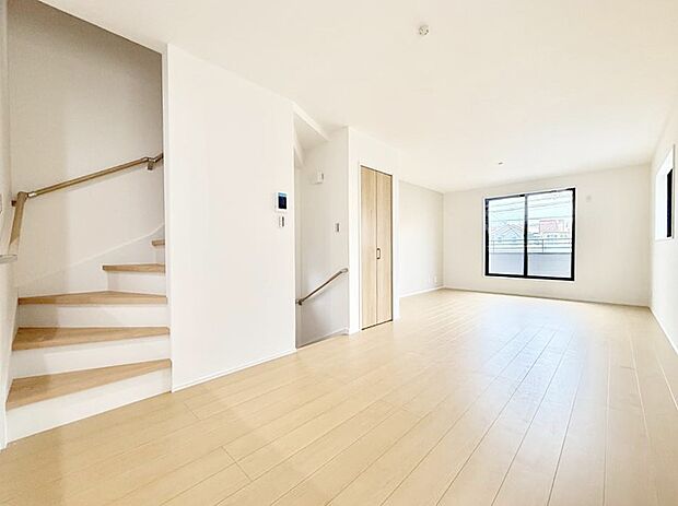 【ダイニング】■ふとした瞬間に幸せを感じる、心地よい場所