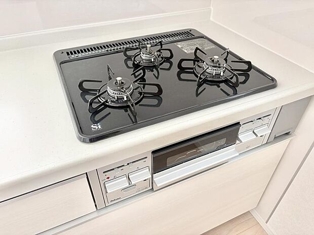 【3口ガスコンロ】■複数の鍋が同時に使えますね