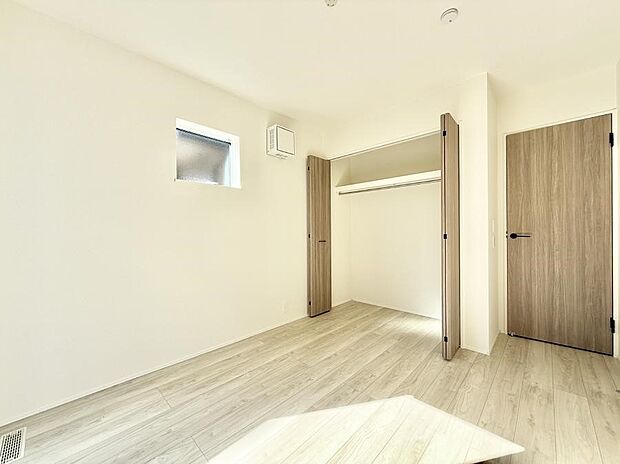 【子供部屋】広いクローゼット、収納は多い方が嬉しいですね！  