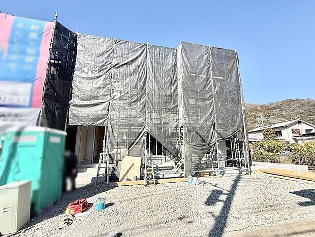 【現地外観写真】■暮らしを彩る充実した設備仕様が備わった住まい