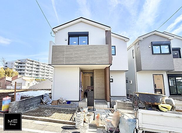 【現地外観写真】■家族みんなが笑顔で過ごせる、安心感のある住まい