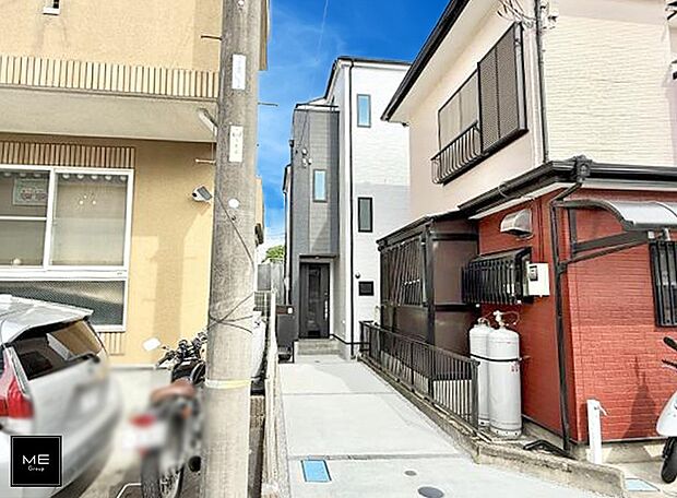 【現地外観写真】■暮らしを豊かにする充実した仕様設備で快適に