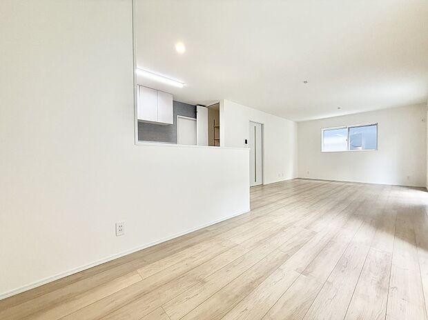 【ダイニング】■家族の笑顔があふれる、くつろぎの空間