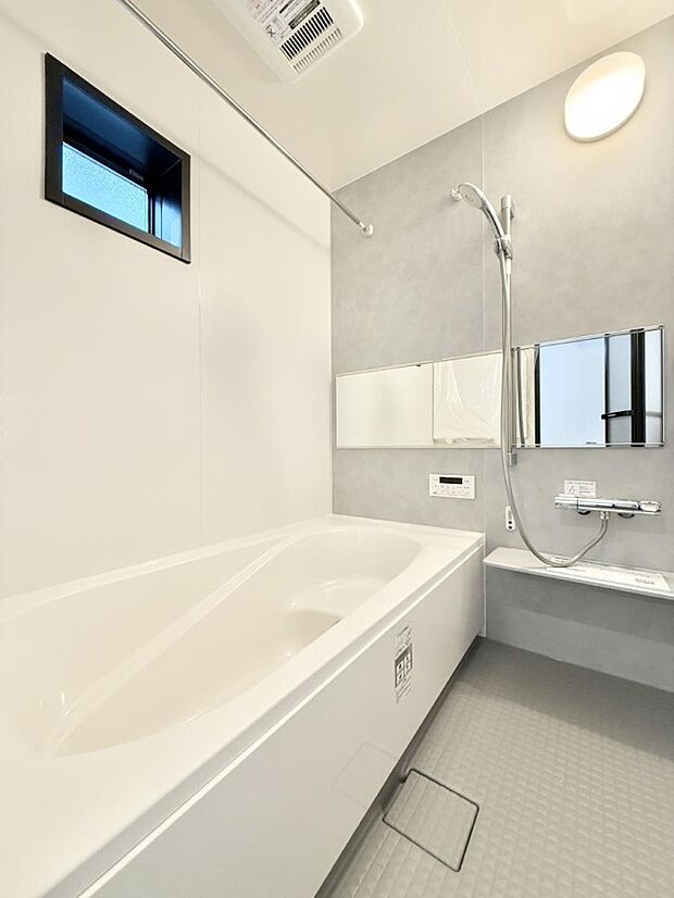 【浴室】■家族みんなが気持ちよく使える設計です