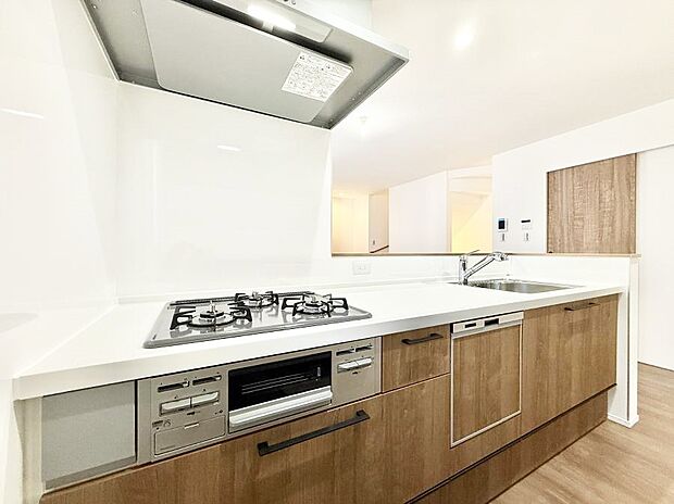 【キッチン】■家族の絆を深める、温もりのあるキッチン