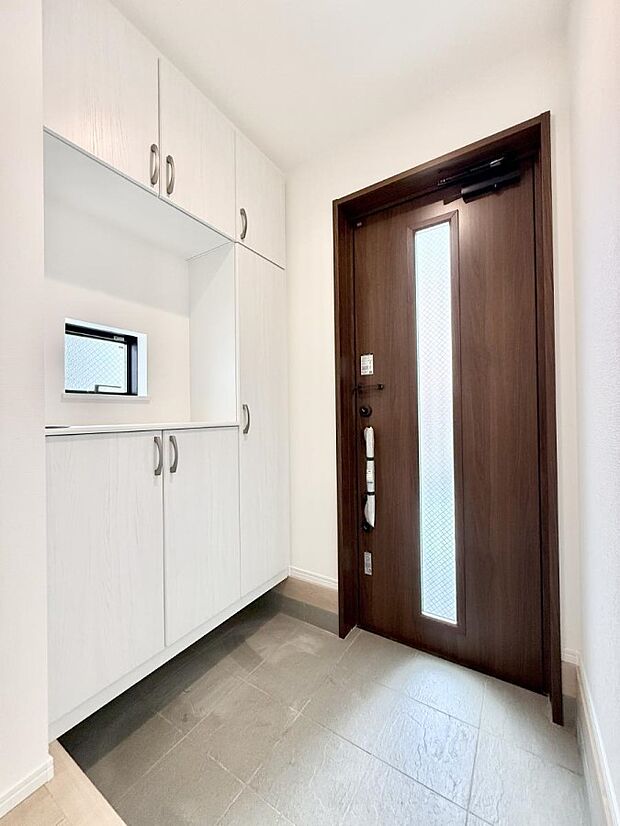 【玄関】■ ここから始まる一日、すっきり整った玄関