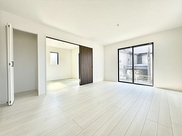 【ダイニング】■ふとした瞬間に幸せを感じる、心地よい場所