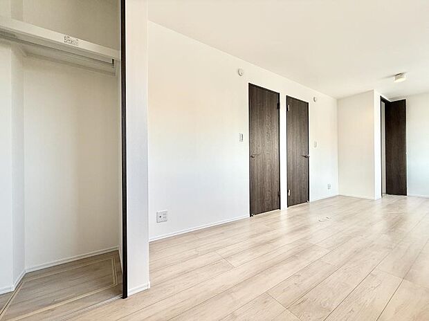 【洋室】■優雅で穏やかな時間が流れる空間