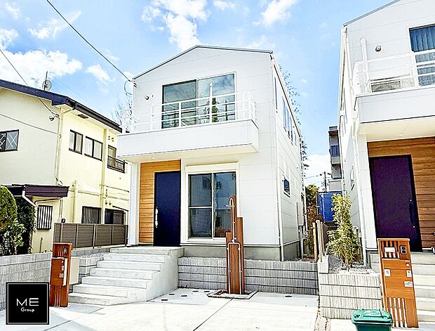 【現地外観写真】■暮らしを彩る充実した設備仕様が備わった住まい