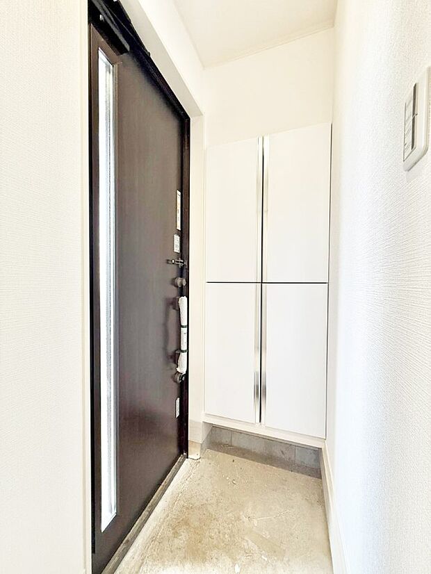 【玄関】■ ここから始まる一日、すっきり整った玄関