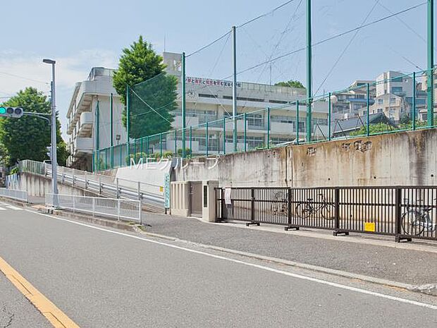 横浜市立宮谷小学校(約850m・徒歩11分)