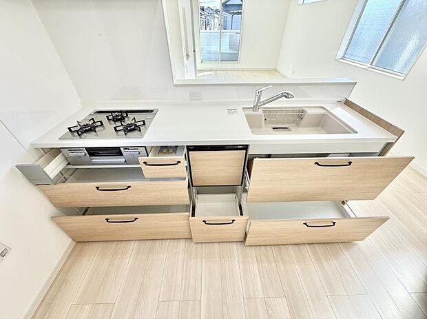 【キッチン】■シンプルで機能的、毎日使いやすいキッチン