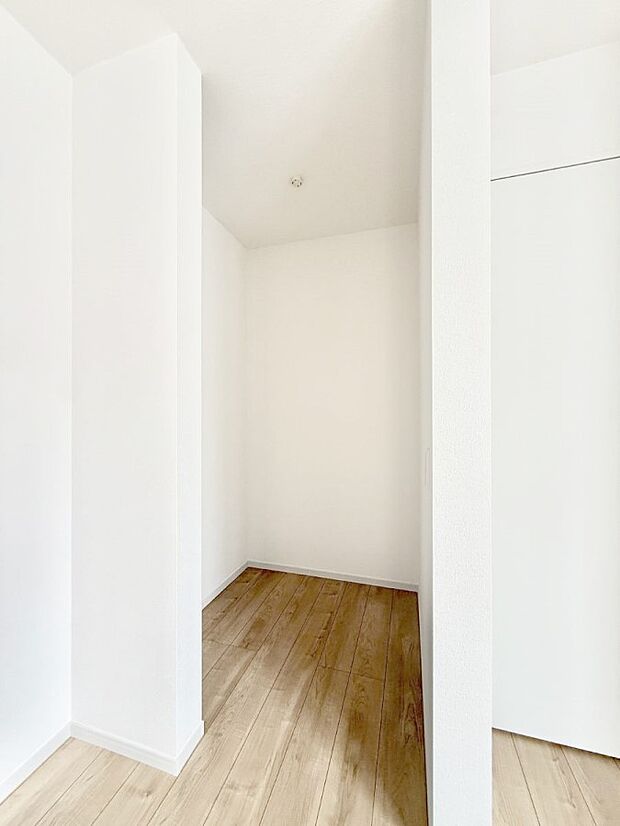 【その他内観】■広い収納スペースはうれしいですね