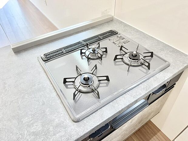 【3口ガスコンロ】■複数の鍋が同時に使えますね