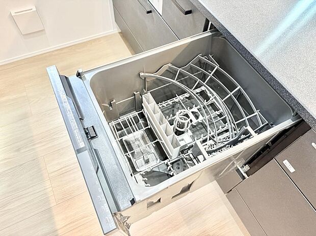 【食洗機】■手間なく洗浄！食器をピカピカに仕上げてくれます