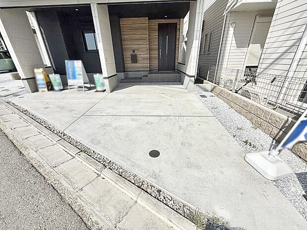 【駐車場】■快適な駐車スペースで安心