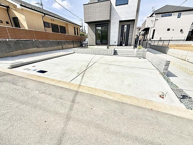 【駐車場】■快適な駐車スペースで安心