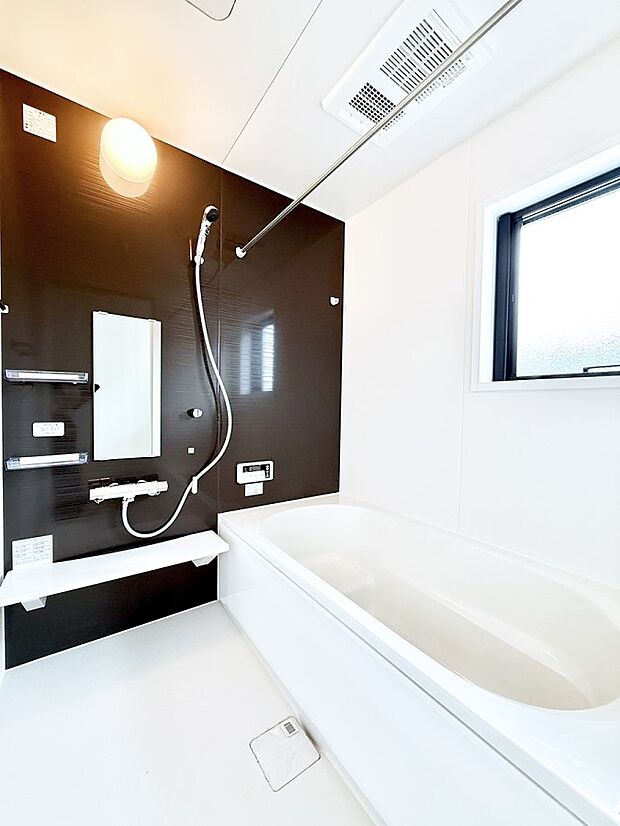 【浴室】■一日の疲れを癒す、心落ち着く空間です