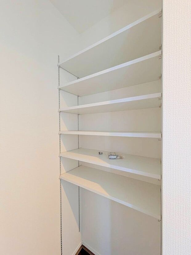 【収納】■シューズインクローゼットでおしゃれに見せる収納で玄関すっきり