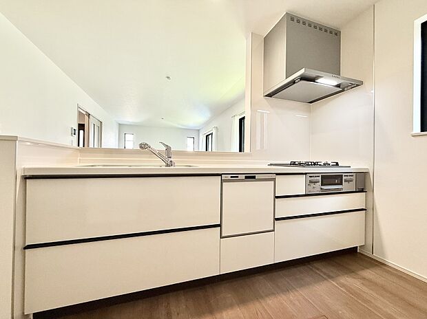 【キッチン】■家族の絆を深める、温もりのあるキッチン