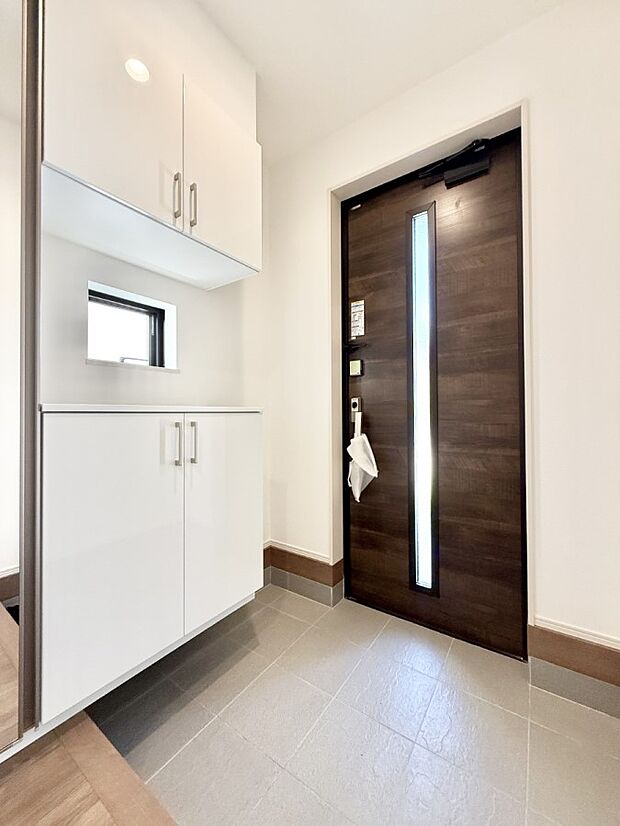 【玄関】■収納力の高いシューズボックス付! 玄関がキレイに片付きます!