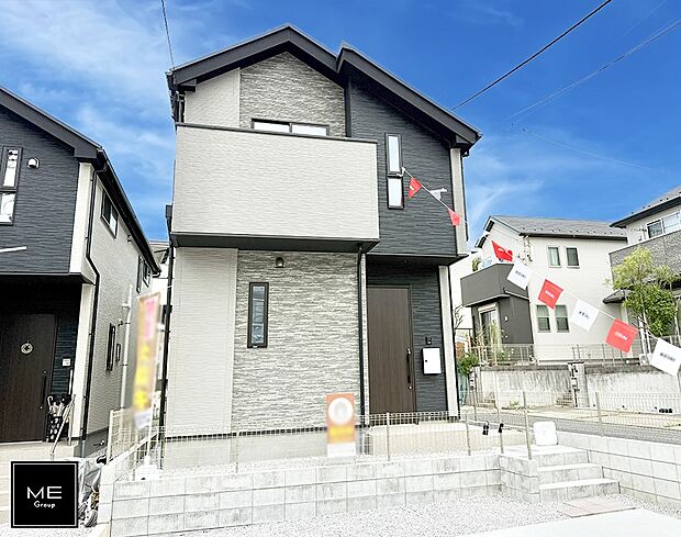 【現地外観写真】■暮らしを彩る充実した設備仕様が備わった住まい