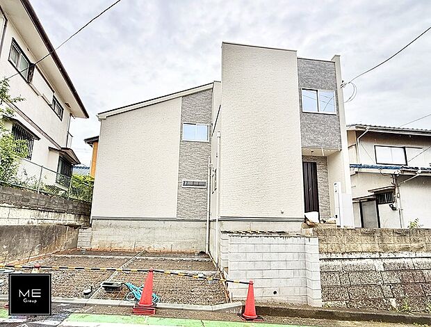 【現地外観写真】■家族みんなが笑顔で過ごせる、安心感のある住まい