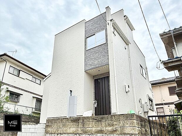 【現地外観写真】■家族の未来を優しく包み込む新しい住まい