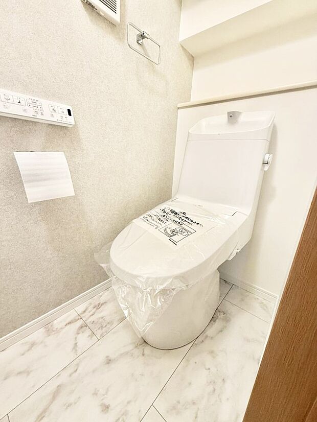 【トイレ】1号棟  ■毎日使う場所だからこそ、清潔感溢れる空間