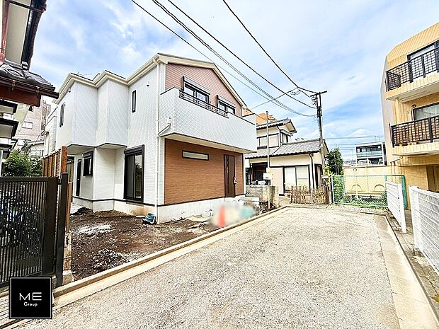 【前面道路含む現地写真】■優雅なラインが、毎日を引き立てます