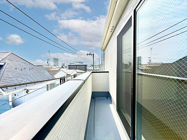 【バルコニー】1号棟  ■ 自然を身近に感じる、開放的なバルコニー
